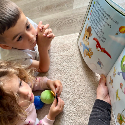 EETCHY Adventure Pack – Language-Building Books + Plush Character + Poster